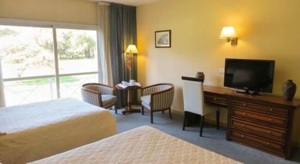 Howard Johnson Hotel & Spa Вилья-Хенераль-Бельграно Экстерьер фото